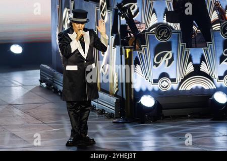 Italienisches Sängermusikkonzert - RENATO ZERO - Autoritratto Renato Zero während der Autoritratto Tour 2024 am 10. november 2024 im Palazzo dello Sport, Rom, Italien. Während des RENATO ZERO - Autoritratto, italienischer Sänger Musikkonzert in Rom, Italien, 11. November 2024 Rome Palazzo dello Sport Italien Copyright: XEmanuelaxVertollix/xLiveMediax LPM 1608712 Stockfoto