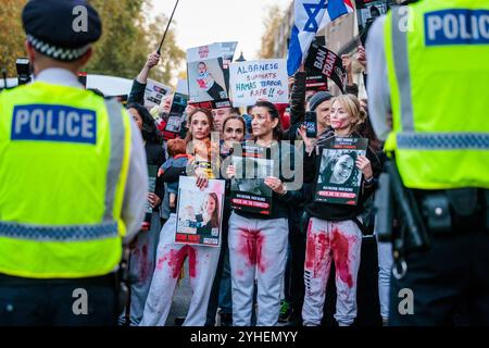 SOAS, London, Großbritannien. November 2024. Kampagne gegen den Antisemitismus veranstalten Sie eine Demonstration an der Schule für Orientalische und Afrikanistik (SOAS), wo die UN-Sonderberichterstatterin für die besetzten palästinensischen Gebiete, Francesca Albanese, wie sie zuvor über „die jüdische Lobby“ gepostet hat und angeblich auf einer von der Hamas organisierten Konferenz erklärt hat, dass sie „das Recht auf Widerstand“ hätten. Quelle: Amanda Rose/Alamy Live News Stockfoto