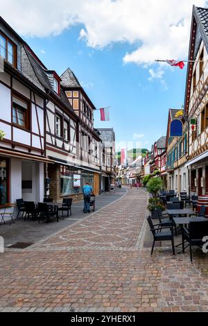 Ein Sommertag in der berühmten historischen Altstadt von Ahrweiler, Rheinland-Pfalz, Deutschland Stockfoto