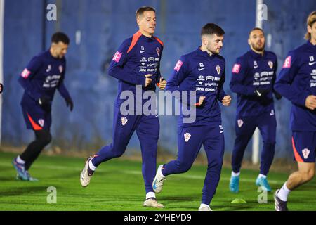 Zagreb, Kroatien. November 2024. Die kroatischen Spieler Mario Pasalic und Martin Baturina während des Trainings der kroatischen Fußballnationalmannschaft vor dem Spiel der Völkerliga gegen Schottland. Foto: Luka Stanzl/PIXSELL Credit: Pixsell/Alamy Live News Stockfoto