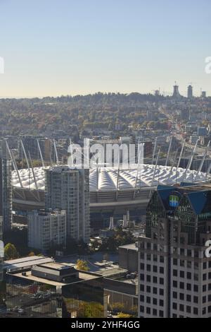 Blick auf die Skyline von Vancouver vom Vancouver Lookout auf dem Harbour Centre Stockfoto