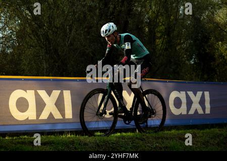 Niel, Belgien. November 2024. Der belgische Jens Adams wurde während des Herren-Elite-Rennens beim Cyclocross-Radrennen „Jaarmarktcross“ in Niel, Rennen 3/8 des Superprestige-Wettbewerbs, am Montag, den 11. November 2024, in Aktion genommen. BELGA FOTOSTATION VANDAEL Credit: Belga Nachrichtenagentur/Alamy Live News Stockfoto