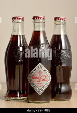 Coca Cola Sammlerstücke seltene Vintage Coca Cola Konturflaschen Sammlerartikel Stockfoto