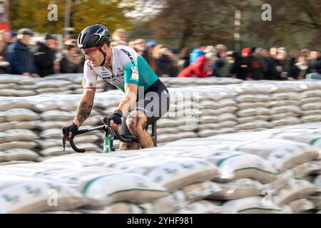 Niel, Belgien. November 2024. Der belgische Jens Adams wurde während des Herren-Elite-Rennens beim Cyclocross-Radrennen „Jaarmarktcross“ in Niel, Rennen 3/8 des Superprestige-Wettbewerbs, am Montag, den 11. November 2024, in Aktion genommen. BELGA FOTOSTATION VANDAEL Credit: Belga Nachrichtenagentur/Alamy Live News Stockfoto