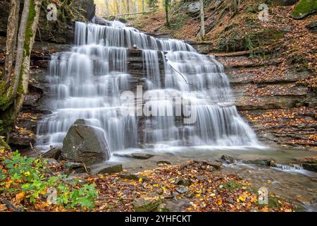 Le Tre Cascate Wasserfall, Foreste Casentinesi Monte Falterona e Campigna Nationalpark, Badia Prataglia, Toskana, Italien Stockfoto