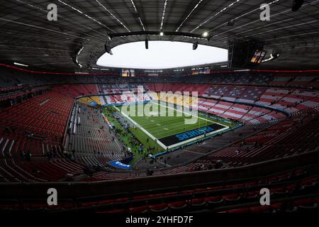 München, Deutschland. November 2024. American Football, NFL, Carolina Panthers - New York Giants, Spieltag 10, Hauptrunde in der Allianz Arena: Die Allianz Arena vor dem Spiel. Quelle: Sven Hoppe/dpa/Alamy Live News Stockfoto