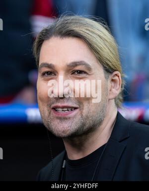 München, Deutschland. November 2024. American Football, NFL, Carolina Panthers - New York Giants, Spieltag 10, Hauptrunde in der Allianz Arena: Geiger David Garrett vor dem Spiel. Quelle: Sven Hoppe/dpa/Alamy Live News Stockfoto
