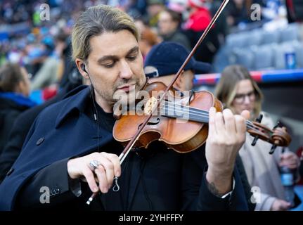 München, Deutschland. November 2024. American Football, NFL, Carolina Panthers - New York Giants, Spieltag 10, Hauptrunde in der Allianz Arena: Geiger David Garrett vor dem Spiel. Quelle: Sven Hoppe/dpa/Alamy Live News Stockfoto