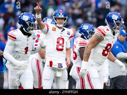 München, Deutschland. November 2024. American Football, NFL, Carolina Panthers - New York Giants, Spieltag 10, Hauptrunde in der Allianz Arena: Quarterback Daniel Jones von den New York Giants in Aktion. Quelle: Sven Hoppe/dpa/Alamy Live News Stockfoto