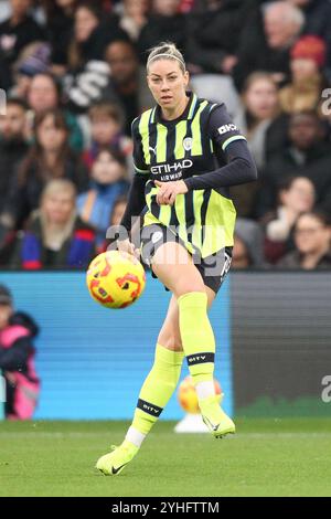 London, Großbritannien. November 2024. Alanna Kennedy von Manchester City Women in Aktion während des Women's Super League-Spiels zwischen Crystal Palace Women und Manchester City Women im Selhurst Park, London, England am 3. November 2024. Foto von Ken Sparks. Nur redaktionelle Verwendung, Lizenz für kommerzielle Nutzung erforderlich. Keine Verwendung bei Wetten, Spielen oder Publikationen eines einzelnen Clubs/einer Liga/eines Spielers. Quelle: UK Sports Pics Ltd/Alamy Live News Stockfoto