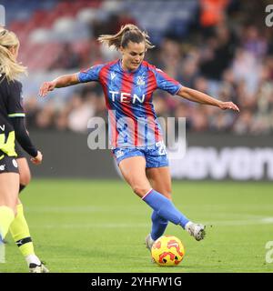 London, Großbritannien. November 2024. Katie Stengel von Crystal Palace Women in Aktion während des Women's Super League-Spiels zwischen Crystal Palace Women und Manchester City Women im Selhurst Park, London, England am 3. November 2024. Foto von Ken Sparks. Nur redaktionelle Verwendung, Lizenz für kommerzielle Nutzung erforderlich. Keine Verwendung bei Wetten, Spielen oder Publikationen eines einzelnen Clubs/einer Liga/eines Spielers. Quelle: UK Sports Pics Ltd/Alamy Live News Stockfoto