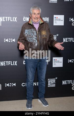 Paris, Frankreich. November 2024. Claude Lelouch nimmt an der Pariser Filmpremiere von Claude Lelouch Teil, um seine Retrospektive am 11. November 2024 in Paris zu eröffnen. Foto: Nasser Berzane/ABACAPRESS. COM Credit: Abaca Press/Alamy Live News Stockfoto