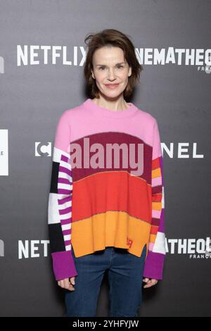 Paris, Frankreich. November 2024. Francoise Gillard nimmt an der Pariser Filmpremiere von Claude Lelouch Teil, um seine Retrospektive am 11. November 2024 in Paris zu eröffnen. Foto: Nasser Berzane/ABACAPRESS. COM Credit: Abaca Press/Alamy Live News Stockfoto
