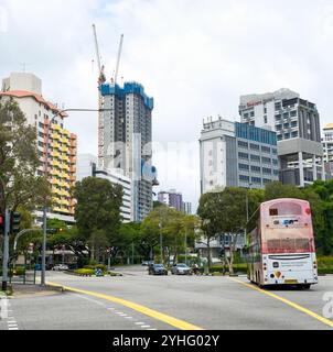 Blick auf die Chin Swee Road und das Gebäude der Landmark Ferienwohnung Singapur. Stockfoto