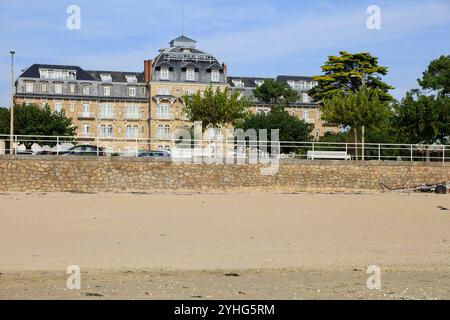 Grandhotel Le Royal an der Strandpromenade, Strandbad La Baule-Escoublac, Departement Loire-Atlantique, Region Pays de la Loire, Frankreich *** Grandhotel Le Royal an der Strandpromenade, La Baule Escoublac lido, Departement Loire Atlantique, Pays de la Loire, Frankreich Stockfoto