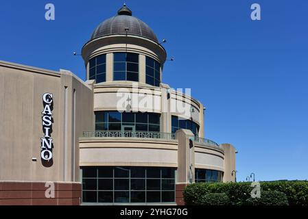 Halifax, Kanada - 2. August 2023: Das Casino Nova Scotia, Halifax, wurde 1985 am Hafen von Halifax eröffnet und ist eine beliebte Attraktion in der Tourismusbranche ori Stockfoto