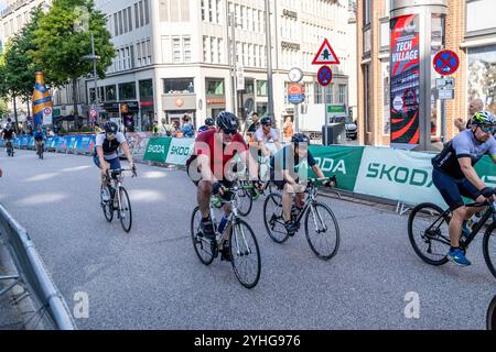 BEMER cyclassics Cycling Race , Europas größtes Radrennen findet in Hamburg statt, Rennen für Amateure und ein UCI World Tour Race für Profis, Hamburg, Deutschland Stockfoto