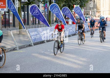 BEMER cyclassics Cycling Race , Europas größtes Radrennen findet in Hamburg statt, Rennen für Amateure und ein UCI World Tour Race für Profis, Hamburg, Deutschland Stockfoto