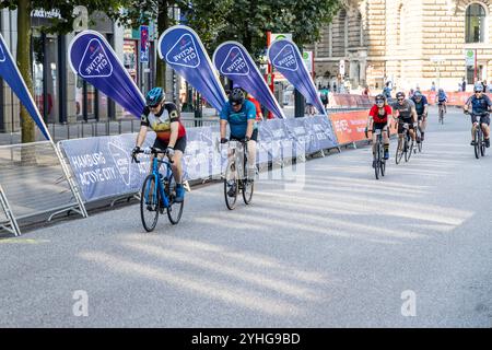 BEMER cyclassics Cycling Race , Europas größtes Radrennen findet in Hamburg statt, Rennen für Amateure und ein UCI World Tour Race für Profis, Hamburg, Deutschland Stockfoto