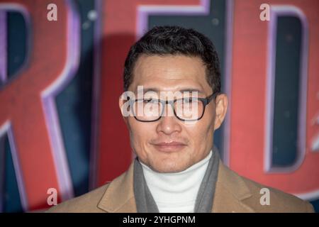 New York, Usa. November 2024. NEW YORK, NEW YORK – 11. NOVEMBER: Daniel Dae Kim nimmt am 11. November 2024 in New York City an der Premiere von „Red One“ der Amazon MGM Studios in Alice Tully Hall, Lincoln Center Teil. Quelle: Ron Adar/Alamy Live News Stockfoto