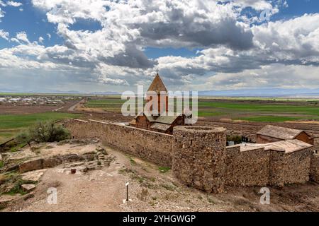 Khor Virap, Armenien - 13. April 2023: Panoramablick auf das Kloster Khor Virap in Armenien Stockfoto