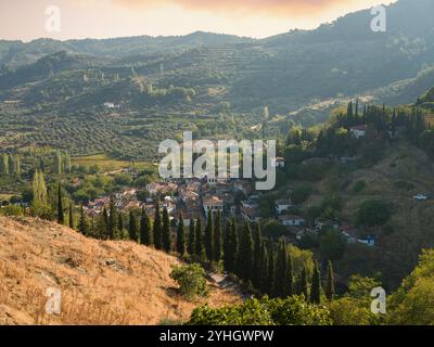 Die historische und touristische Stadt Sirince. Ein ehemaliges griechisches Dorf in der Ägäis. Bezirk Selcuk, Provinz Izmir, Türkei Stockfoto