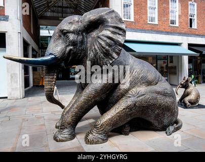 London, England - August 2023: Herd of Hope Kunstinstallation Stockfoto
