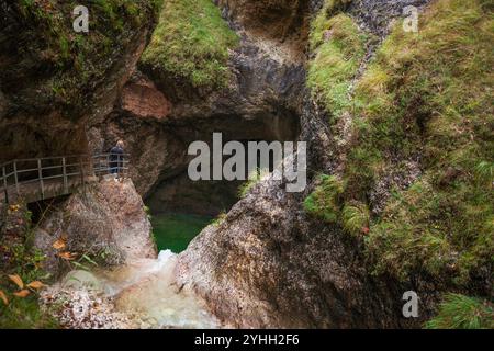 Almbachklamm im Herbst, Berchtesgaden, Berchtesgadener Land, Oberbayern, Bayern, Deutschland Stockfoto