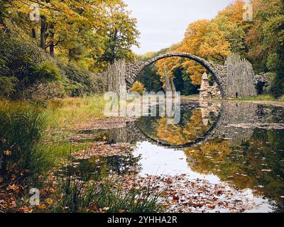 Teufelsbrücke, Rakotzbrücke, Sachsen, Deutschland Stockfoto