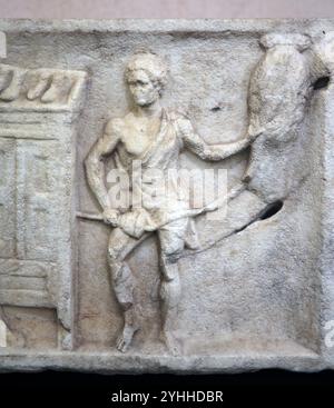 Römischer Sarkopahgus von Titus Flavius Trophimas. Handwerker bei der Arbeit. Drehscheibe. 2. Jahrhundert n. Chr. Von Ostia. Italien. Nationales Römisches Museum. Rom. Italien. Stockfoto