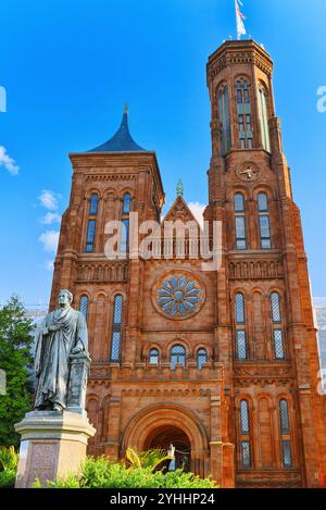 Eingang zum Smithsonian Castle auf der National Mall entfernt. Washington, USA. Stockfoto