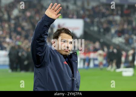 Saint Denis, Frankreich. November 2024. Antoine Dupont von Frankreich begrüßt die Fans nach dem Rugby-union-Spiel der Autumn Nations Series 2025 zwischen Frankreich und Japan am 9. November 2024 im Stade de France in Saint-Denis bei Paris, Frankreich - Foto Jean Catuffe/DPPI Credit: DPPI Media/Alamy Live News Stockfoto