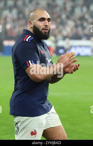 Saint Denis, Frankreich. November 2024. Reda Wardi begrüßt die Fans nach dem Rugby-union-Spiel der Autumn Nations Series 2025 zwischen Frankreich und Japan am 9. November 2024 im Stade de France in Saint-Denis bei Paris, Frankreich - Foto Jean Catuffe/DPPI Credit: DPPI Media/Alamy Live News Stockfoto