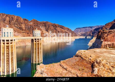 Berühmte und erstaunliche Hoover Dam am Lake Mead, Nevada und Arizona Grenze, USA. Stockfoto