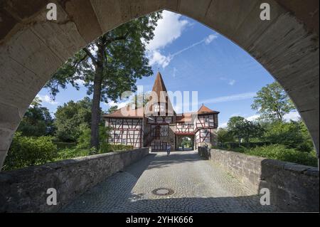 Blick auf das Roedelser Tor vom Mittagsturm. Teil der Stadtbefestigung, 13. Jahrhundert, Iphofen, Unterfranken, Bayern, Deutschland, Europa Stockfoto