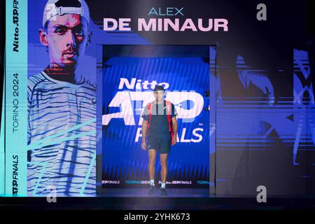 Torino, Italien. November 2024. AustraliaÕs Alex de Minaur vor dem Tennis-Einzelspiel der ATP World Tour Finals gegen Russlands Daniil MedvedevÊat die Inalpi Arena in Turin, Italien - Sport - Dienstag, 12. November 2024. (Foto: Marco Alpozzi/Lapresse) Credit: LaPresse/Alamy Live News Stockfoto