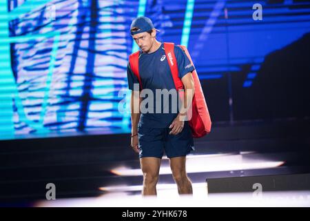 Torino, Italien. November 2024. AustraliaÕs Alex de Minaur vor dem Tennis-Einzelspiel der ATP World Tour Finals gegen Russlands Daniil MedvedevÊat die Inalpi Arena in Turin, Italien - Sport - Dienstag, 12. November 2024. (Foto: Marco Alpozzi/Lapresse) Credit: LaPresse/Alamy Live News Stockfoto