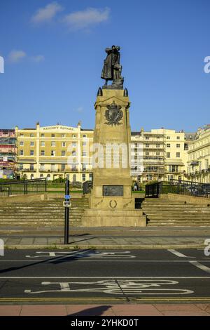 Regency Square mit dem Burenkrieg Memorial im Vordergrund, Brighton, East Sussex, England Stockfoto