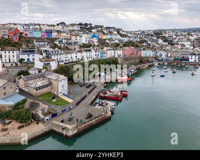 Luftaufnahme des Brixham Harbor an der Südküste von Devon im Südwesten Englands. Stockfoto