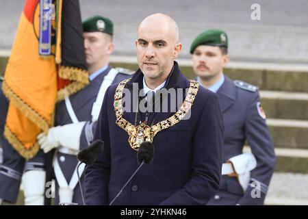 Niedersachsen, Hannover, Gelöbnis von Bundeswehr Rekruten vor dem Neuen Rathaus, Bundeswehr, Soldat, Oberbürgermeister Belit Onay, *** Niedersachsen, Hannover, Vereidigung von Rekruten der Bundeswehr vor dem Neuen Rathaus, Bundeswehr, Soldat, Oberbürgermeister Belit Onay, Stockfoto