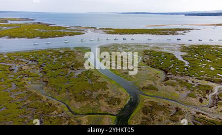 Lymington und Keyhaven Marshes in Dorset Aerial View einschließlich Hurst Castle Stockfoto