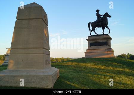 Denkmäler auf dem historischen Schlachtfeld des Amerikanischen Bürgerkriegs im Gettysburg National Military Park, PA, USA Stockfoto