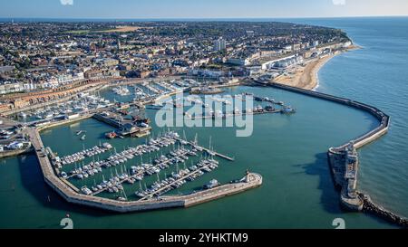 Blick Aus Der Vogelperspektive Auf Ramsgate Harbour In Thanet Kent Stockfoto