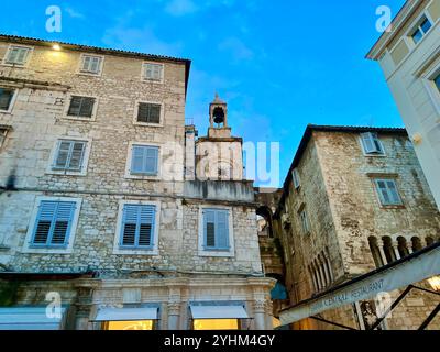 SPLIT KROATIEN ALTE GEBÄUDE Stockfoto