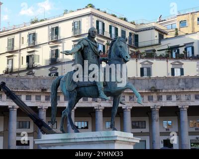 Statua equestre di Carlo di Borbone, Reiterstatue von Karl von Bourbon, Neapel, Neapel, Region Kampanien, Italien, Europa Stockfoto