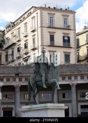 Statua equestre di Carlo di Borbone, Reiterstatue von Karl von Bourbon, Neapel, Neapel, Region Kampanien, Italien, Europa Stockfoto