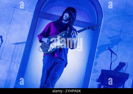 Mailand, Italien. November 2024. Das amerikanische Musiktrio Khruangbin tritt am 11. November 2024 live im Alcatraz in Mailand auf. (Foto: Maria Laura Arturi/NurPhoto) Credit: NurPhoto SRL/Alamy Live News Stockfoto