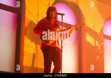 Mailand, Italien. November 2024. Das amerikanische Musiktrio Khruangbin tritt am 11. November 2024 live im Alcatraz in Mailand auf. (Foto: Maria Laura Arturi/NurPhoto) Credit: NurPhoto SRL/Alamy Live News Stockfoto