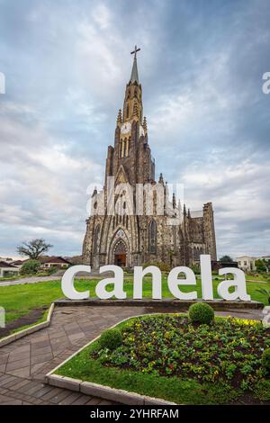 Kathedrale aus Stein und Zeichen der Stadt Canela (Catedral de Pedra) - Kirche unserer Lieben Frau von Lourdes - Canela, Rio Grande do Sul, Brasilien Stockfoto