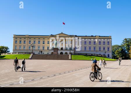 Oslo Königspalast, 19. Jahrhundert erbaut als norwegische Residenz des in Frankreich geborenen Karl XIV. Johannes, der als König von Norwegen und Schweden regierte. Stockfoto